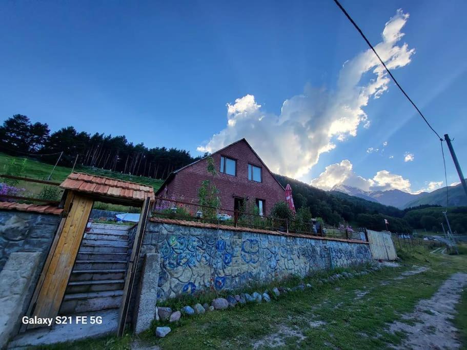 Villa Peak House Kazbegi Exterior foto